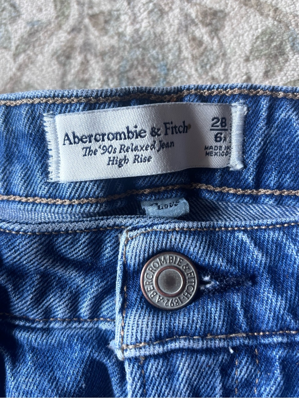 Size 6 Abercrombie & Fitch high rise 90s style jeans